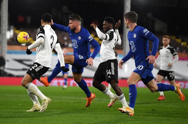 小马丁·格里菲（Ken Griffey Jr.）重回西雅图为大谷翔平颁奖，两代巨星同框