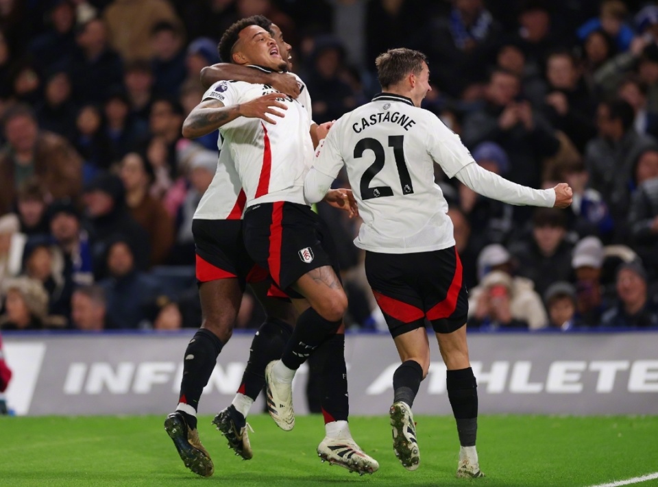 穆奇·贝兹全票当选美联 MVP，并包揽金手套与银棒奖