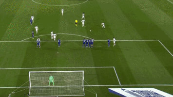 2025 赛季：迈阿密马林鱼队在交易截止日前将多名老将清仓，彻底开启重建